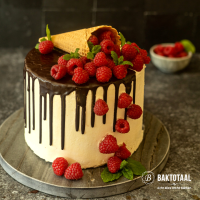 Red velvet drip cake recept