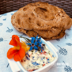 Frans brood met bloemenboter recept